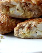 Мясные зразы с яйцом и луком