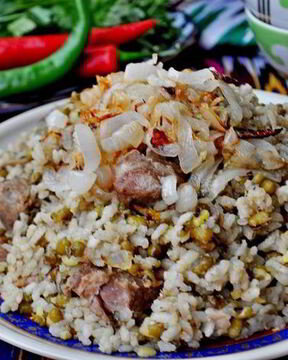 Ароматная каша с машем, рисом и мясом