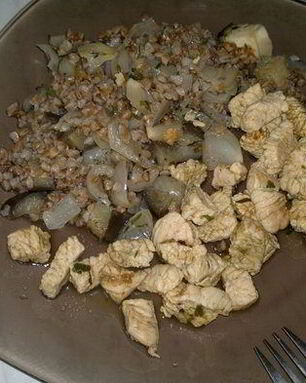 Гречка с овощами и индейкой