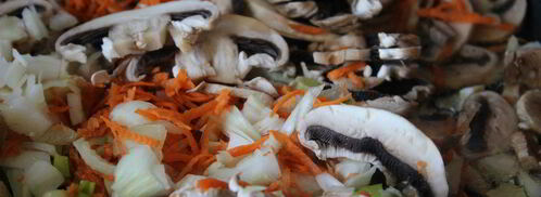 гречка с шампиньонами, сырокопченой грудинкой и яйцом. Шаг 3