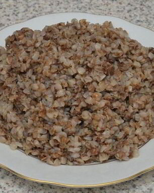 Гречневая каша с тушенкой