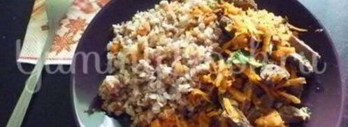 печень с морковью и зеленью и гречка на гарнир. Шаг 21