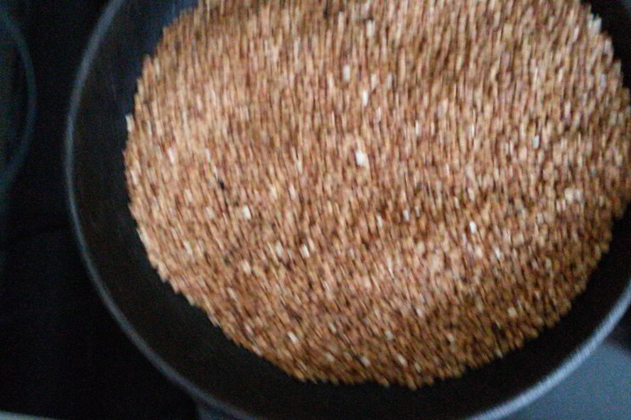 Рецепт рассыпчатая гречка, сваренная в сковороде