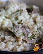 Каша из многозерновых хлопьев с говядиной и сыром