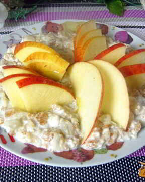 Мультизлаковая молочная каша с яблоком