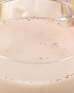 Чай с пряностями, мятой и молоком