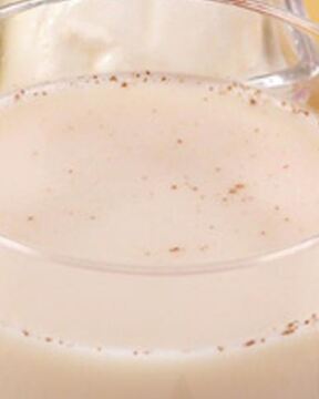 Чай с пряностями, мятой и молоком