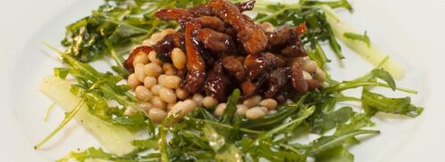 курица в чайно-соевом соусе с белой фасолью. Шаг 7