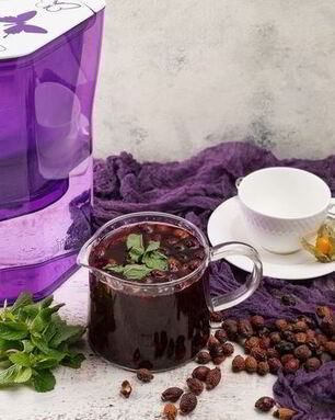 Витаминный чай с черной смородиной и шиповником