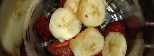 зеленый чай с клубникой и бананом. Шаг 2