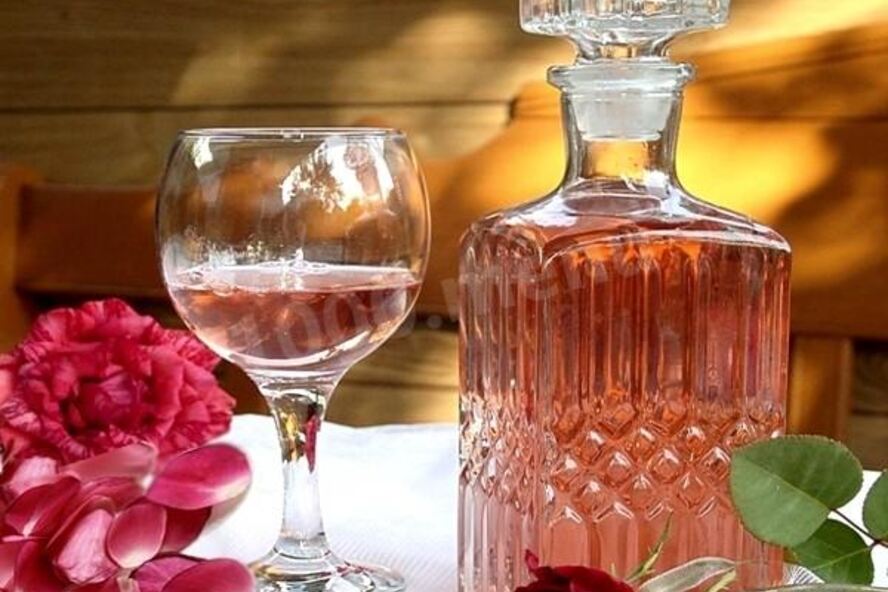 Рецепт домашнее вино из роз