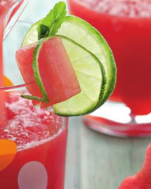 Коктейль из арбуза и лайма