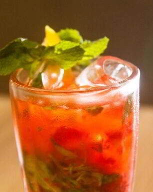 Клубничный лимонад