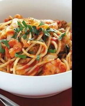 Макароны с морским коктейлем