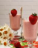 Протеиновый коктейль с клубникой и творогом