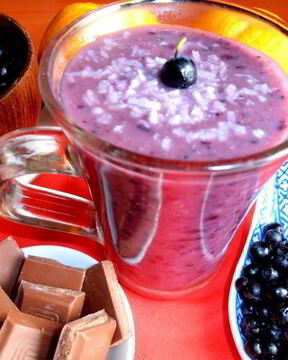 Бананово-черничный смузи