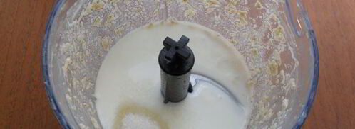 чернично-клубничный смузи с овсянкой и мороженым. Шаг 3