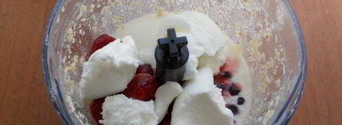 чернично-клубничный смузи с овсянкой и мороженым. Шаг 5