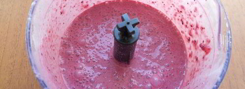 чернично-клубничный смузи с овсянкой и мороженым. Шаг 6