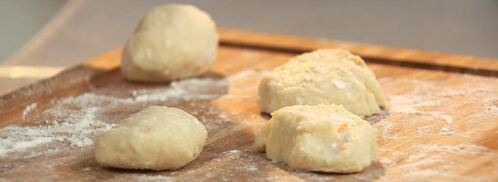 ленивые апельсиновые вареники с брусничным соусом и апельсиновым смузи. Шаг 3