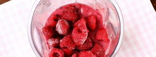 малиновый смузи с бананом и черной смородиной. Шаг 6