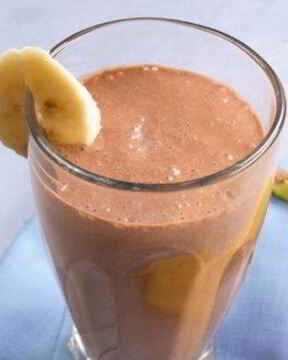 Шоколадный смузи с бананом