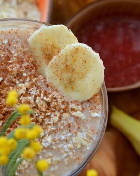 Смузи из банана и земляники