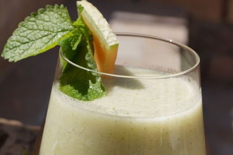 Рецепт смузи из дыни с мелиссой