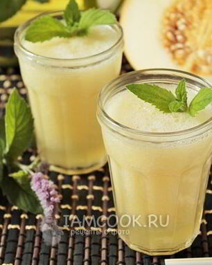 Смузи из дыни с мятным чаем