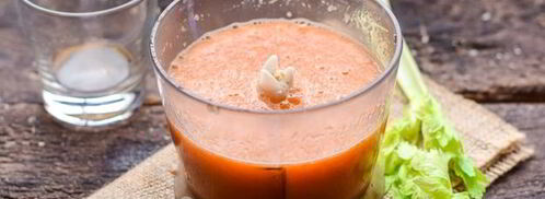 смузи из сельдерея с апельсиновым соком, морковью и яблоком. Шаг 8