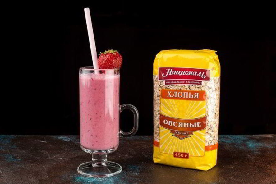 Рецепт смузи с овсянкой, клюквой и клубникой