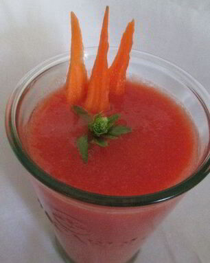 Томатный смузи с цветной капустой и морковью
