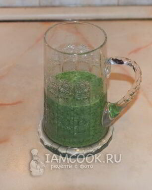 Зеленый коктейль из шпината
