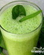 Зеленый витаминный напиток с семенами льна