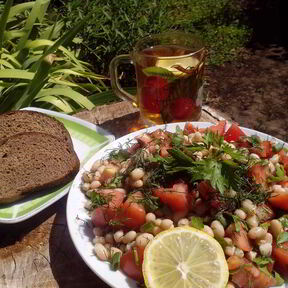 Салаты с фасолью