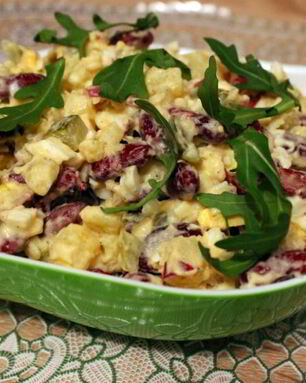 Картофельный салат с красной фасолью