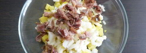 картофельный салат с соленой сельдью и свеклой. Шаг 4