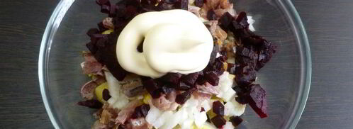 картофельный салат с соленой сельдью и свеклой. Шаг 6