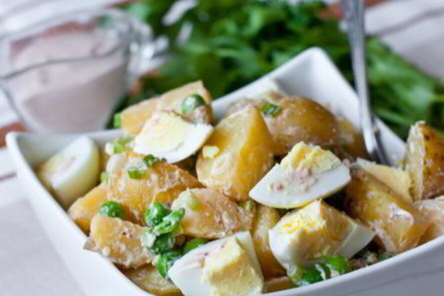 Рецепт картофельный салат с яйцами и горошком