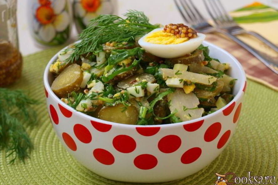 Рецепт картофельный салат со щавелем и маринованными огурцами