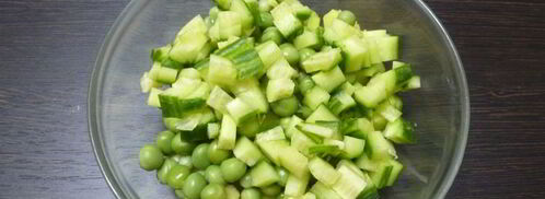 салат из картофеля и огурцов. Шаг 3