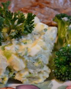 Салат картофельный с релиш-соусом