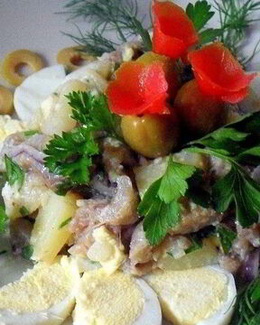 Салат картофельный с сельдью