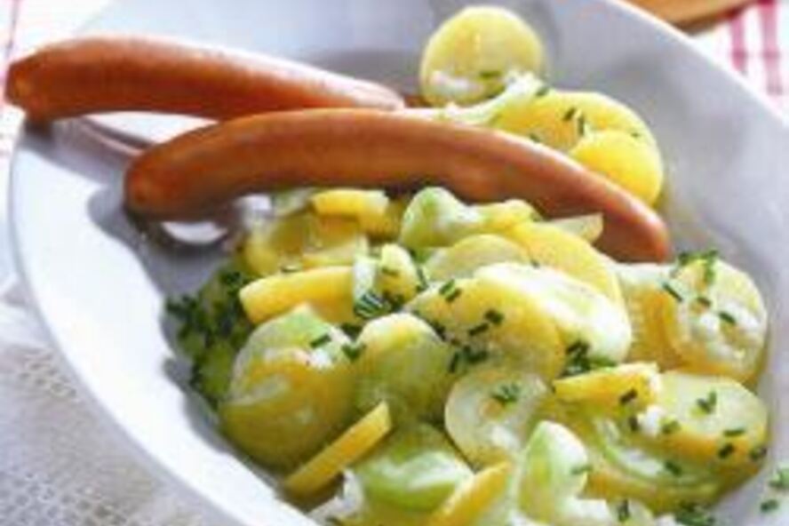 Рецепт теплый картофельный салат с огурцом