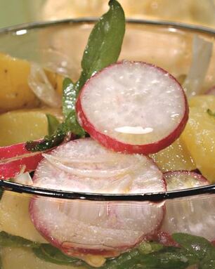 Весенний картофельный салат