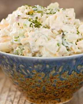 Салат Оливье с курицей