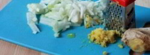 порционный салат с курицей и ананасом. Шаг 2