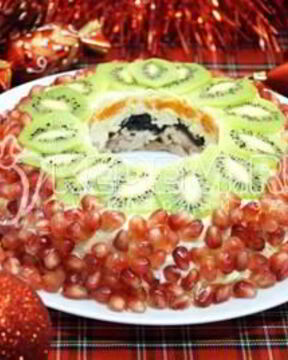 Салат Дамский каприз с куриными бедрышками