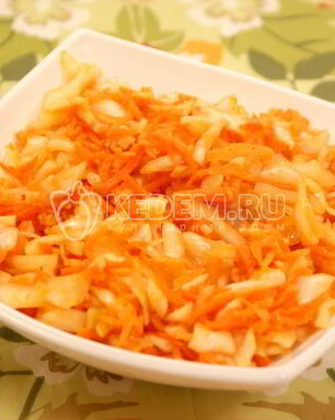 Салат из капусты с морковью и уксусом