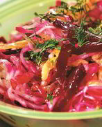 Салат из квашеной капусты со свеклой